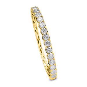 18KT 7.65 CT Studded Diamond Bangle 18KT 7.65 CT Studded Diamond Bangle