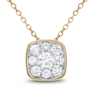 18KT 0.50 CT Diamond Cluster Pendant With Chain 18KT 0.50 CT Diamond Cluster Pendant With Chain