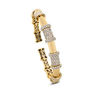18KT 4.60 CT Diamond Bangle 18KT 4.60 CT Diamond Bangle