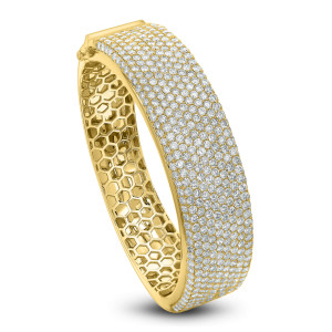 18KT 14.00 CT Diamond Wide Bangle 18KT 14.00 CT Diamond Wide Bangle