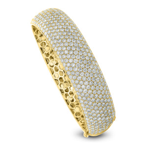 18KT 12.00 CT Diamond Wide Bangle 18KT 12.00 CT Diamond Wide Bangle