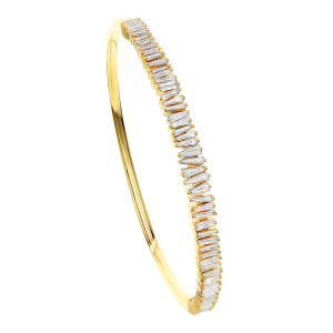 18KT 2.60 CT Diamond Studded Round Bangle 18KT 2.60 CT Diamond Studded Round Bangle