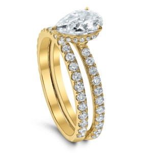 18KT 0.95 CT Diamond Semi Mount Pear Ring Set 18KT 0.95 CT Diamond Semi Mount Pear Ring Set
