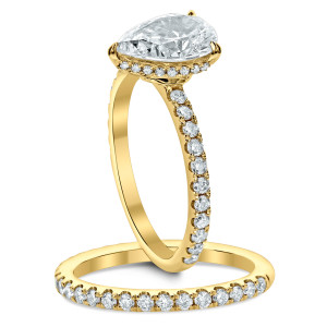 18KT 0.95 CT Diamond Semi Mount Pear Ring Set 18KT 0.95 CT Diamond Semi Mount Pear Ring Set